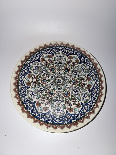 Grand plat ancien - , en
