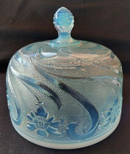 Ancienne cloche fromage en - cloche, a