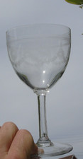Engraved glass water glass. Beginning Xxe s. top. 15.6 cm - diamond drinking. 8.4 cm