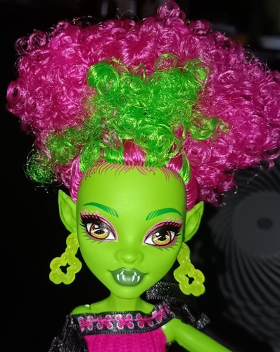 Poupée monster high - poupée,