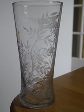 1 OLD CRYSTALLINE BEER GLASS FLORAL ACID ENGRAVING AND HERONS