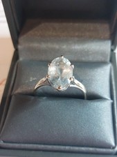 Bague en or blanc et aigue