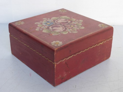 Ancienne petite boîte - boîte, coffre