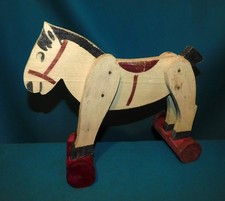 OLD SHOOTING TOY. WHITE POLYCHROME WOODEN HORSE. L 30cm H 27cm . 1920