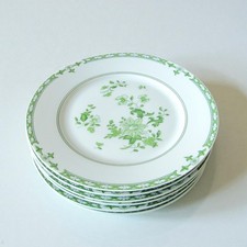 Limoges Raynaud. 6 assiettes plates en porcelaine modèle à l'Amphitrite vert