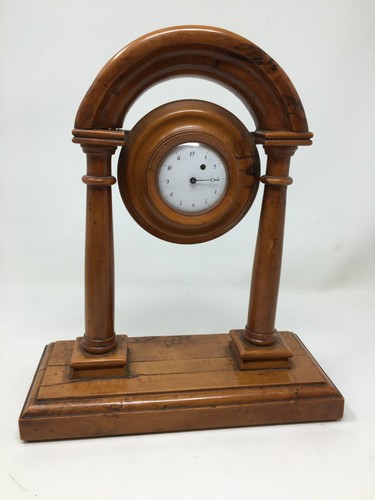 Pendule portique bois - bois, montre