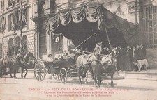 Old postcard AUBE 10 TROYES 1ST FEETE DE LA BONNETERIE RECEPTION DES BRIDESMAIS