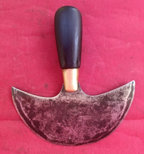 Couteau pied demi - à, lune