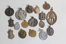 Lot 17 Religious Medals (74178)