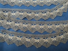 Dentelle ancienne aux fuseaux, 150 cm x 5 cm écru et beige