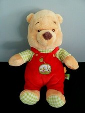 * DOUDOU PELUCHE WINNIE NICOTOY SALOPETTE ROUGE ARROSOIR NAVET RADIS 23cm NEUF*