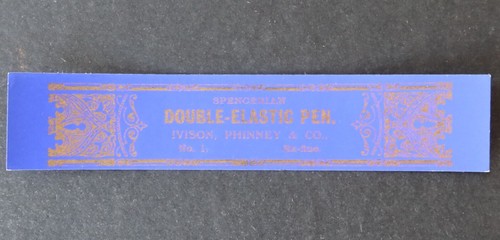 Etiquette boite plumes - de,