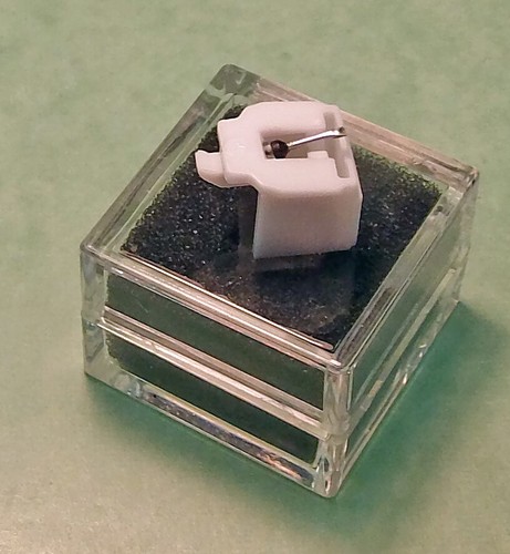 Replacement needle for record - replacement,