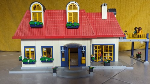 Maison playmobil contemporaine