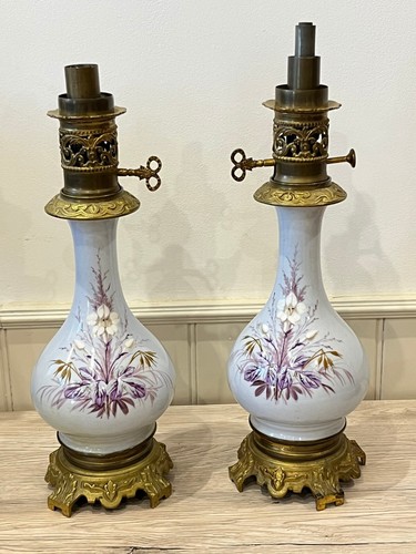 Paire lampes pétrole - à,