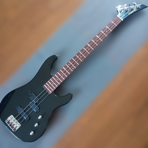 Guitare basse électrique