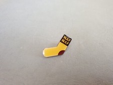 Pin's FASHION - clothing brand - sock NAF NAF nafnaf