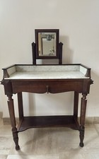 Ancienne petite coiffeuse