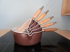 5 Casseroles avec bec verseur