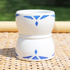 Ancien coquetier en faïence