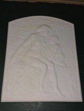 Bas-Relief Signé G. Lebarque (1912) – Art Belle Époque - en biscuit