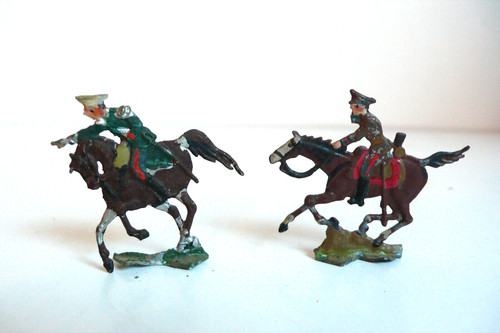 Plats étain anciens - plats,