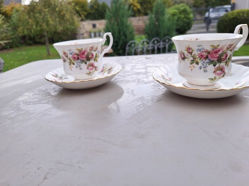 Lot tasses avec soucoupes - tasses,