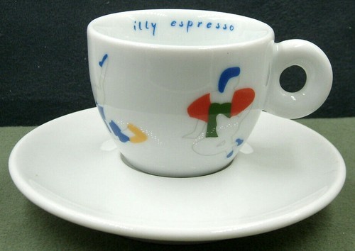 Tasse sous - et, illy