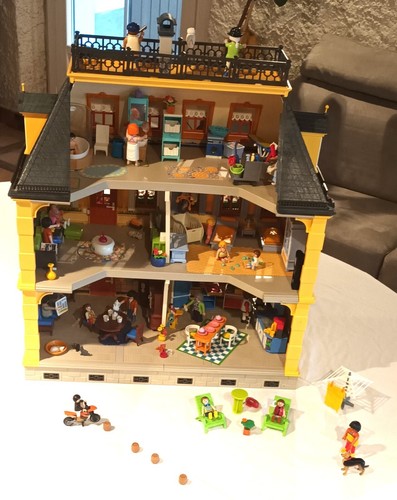 Grande maison traditionnelle - grande,