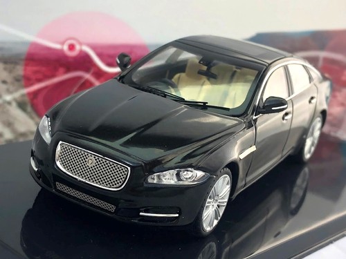 Jaguar métallique - xj,