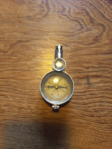 Boussole militaire loupe et - militaire,,