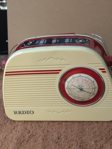 Lunch box vintage radio - vintage,