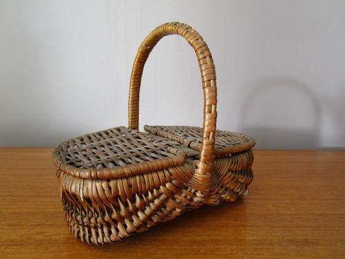 Ancien petit panier avec - petit,