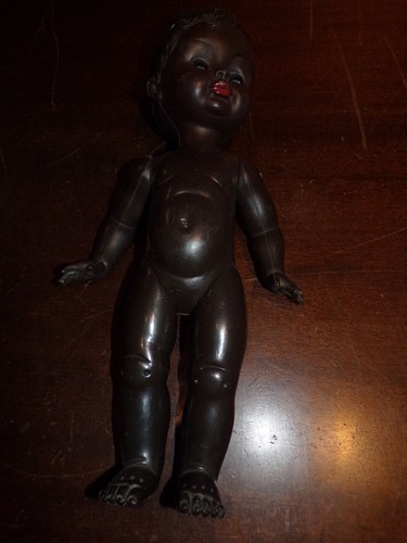 Ancienne petite poupée noire