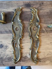 Louis XVI style cleanliness plate and brass handle? Bronze?