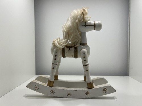 Figurine bois cheval à - en,