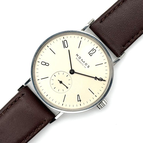 Montre remontage manuel - à,