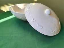 Faïence Digoin Sarreguemines 1920 Soupière blanche ou légumier, fruits en relief