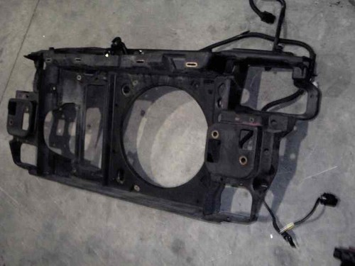 Face avant pour voiture - face,