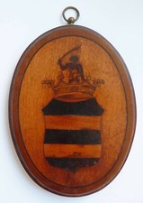 Médaillon en marqueterie de bois Fin 19e siècle armoiries couronne Marquis
