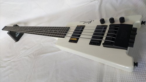 Guitare basse électrique