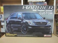 aoshima 1/24:  toyota harrier