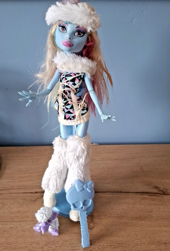 Poupée monster high abbey - poupée,