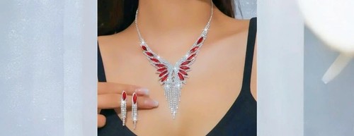 Collier papillon cristaux - en,