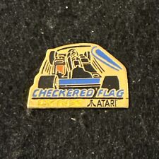 RARE PINS PIN'S .. 1990 ATARI LYNX CHECKERED FLAG COMICS VIDEO GAMES GAME ~FP