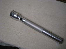 Mag-Lite Silver 4 D Cell Flashlight 15" Long USA  Tested Working