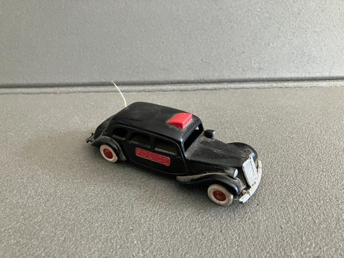Ancienne voiture miniature - ancienne,