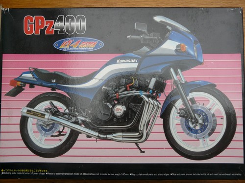 Maquette moto aoshima ref - 1/12,