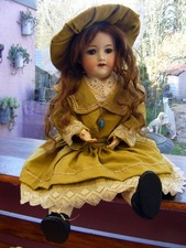 Magnifique poupée ancienne