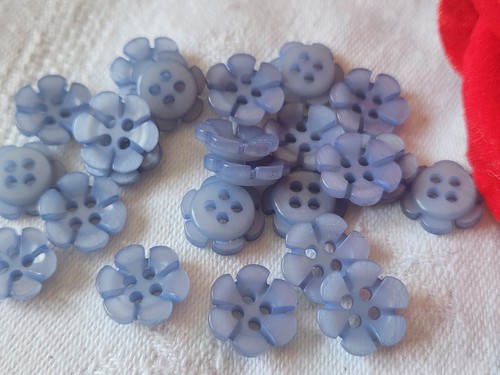 Lot boutons vintage petits - 20,